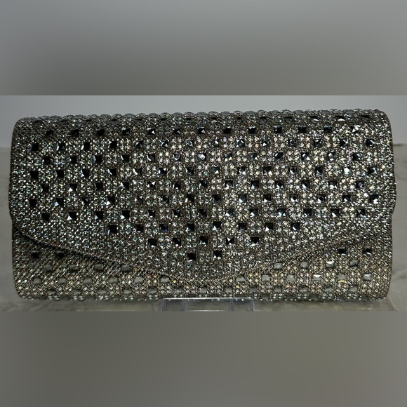 D'Margeaux New York embellished clutch handbag with a removable chain strap - Picture 3 of 7